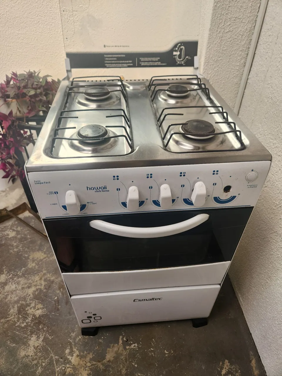 Fogão Esmaltec 4 bocas com acendimento automático
