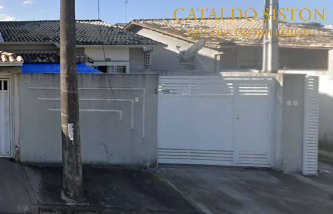 Leilão de casa em Rio das Ostras c/1 vaga de garagem - 65m²