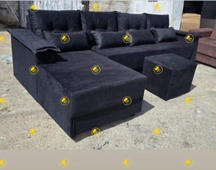 Sofá Cinza com 3 Lugares e Puffs - Foto 2