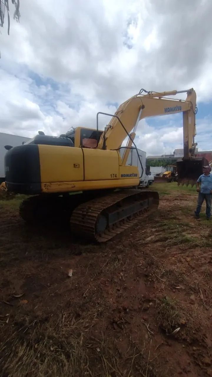 Escavadeira Hidráulica Komatsu pc200 22 toneladas - Potência e Eficiência! - Foto 2