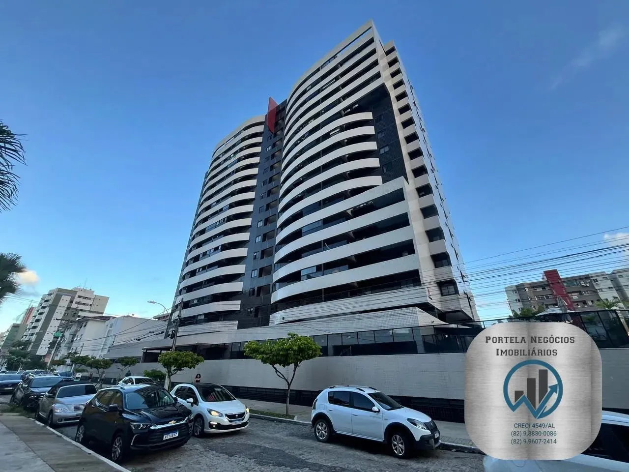 Apto na Jatiúca, 3/4, suíte, ventilado, mobiliado, varanda gourmet, 2 vagas.