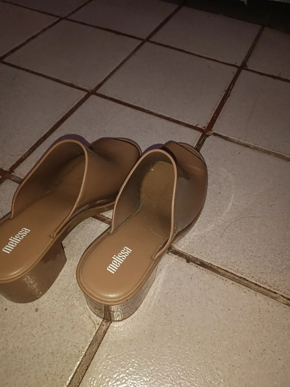Saltinho Melissa original Marrom
