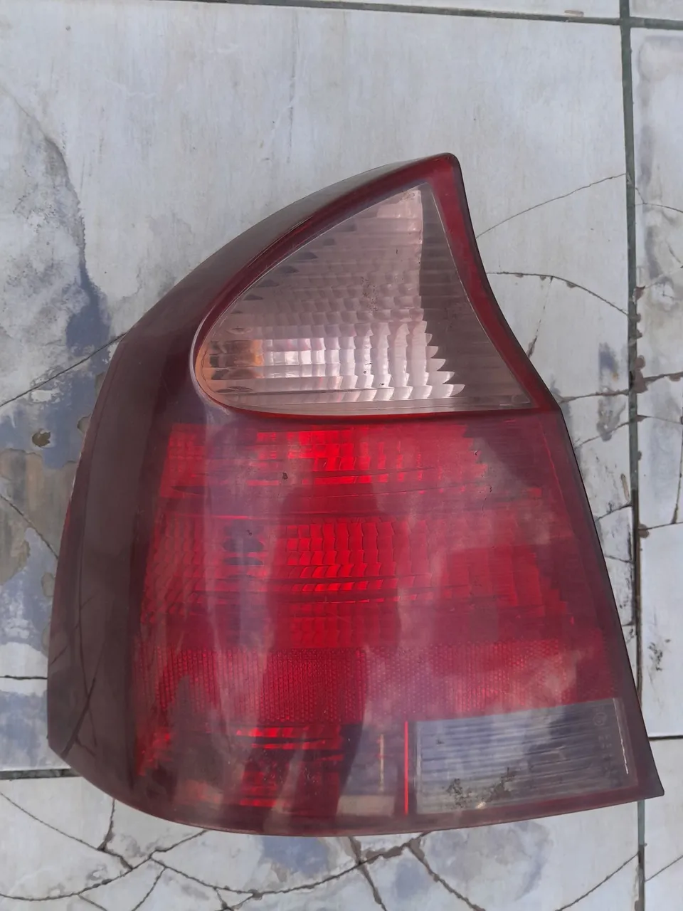 Lanterna traseira - Peça automotiva