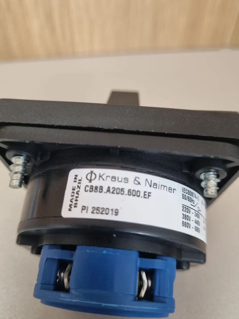 CHAVE COMUTADORA SECCIONADORA 2P 2 POS. C/ RET  AO 0 FIX. TOPO CB8B-A205.600-EF K&NAIMER - Foto 2
