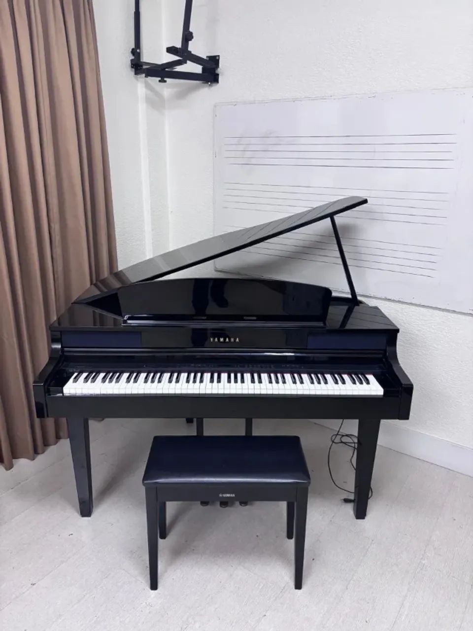 Piano Clavinova Yamaha de cauda CLP-465GP 1/2 Cauda (preto polido) - Foto 3