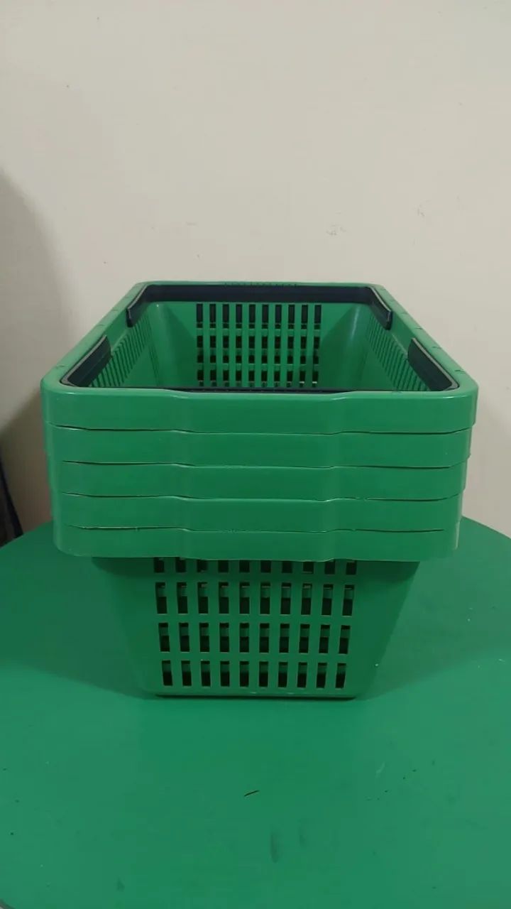 5 Cestos de Compra Verde Com Alça Em Excelentes Condições - Foto 2