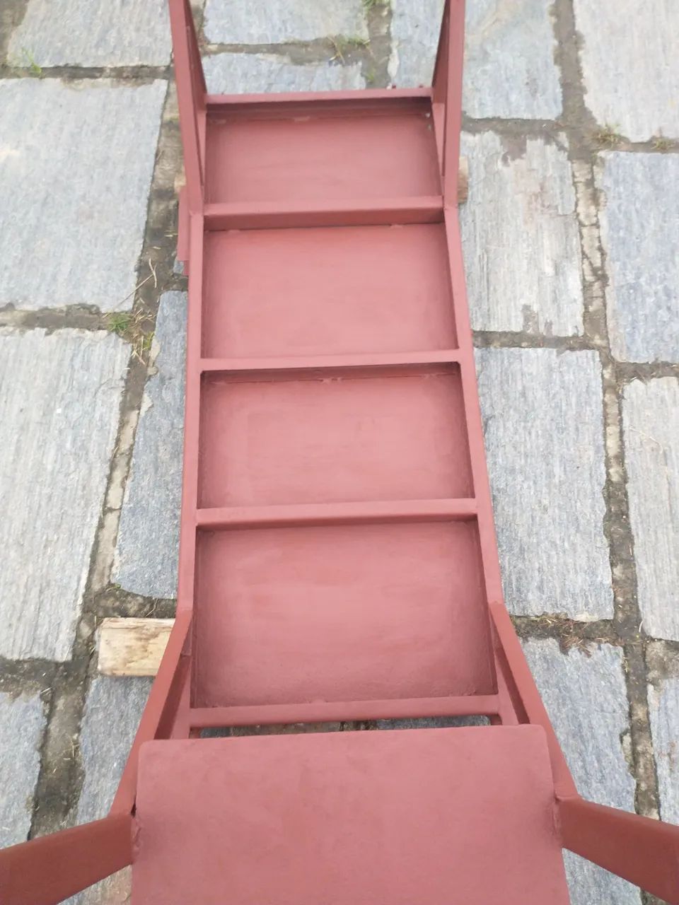 Mesa de ferro resistente e prática. - Foto 4