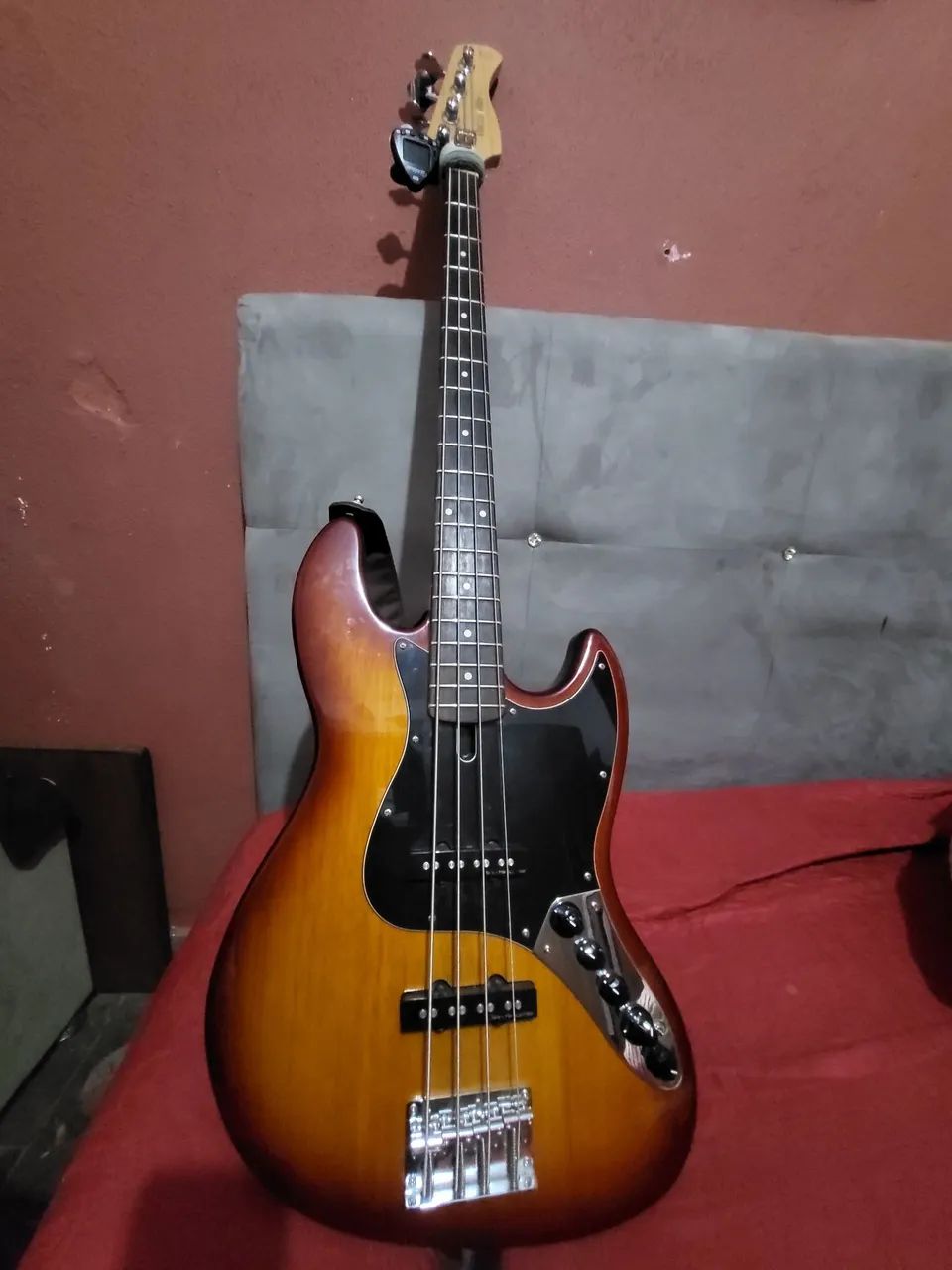 Contrabaixo Marcus Miller V3