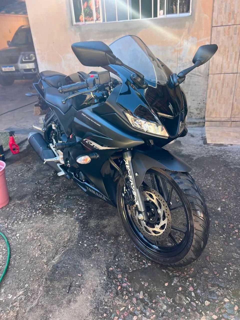 R15