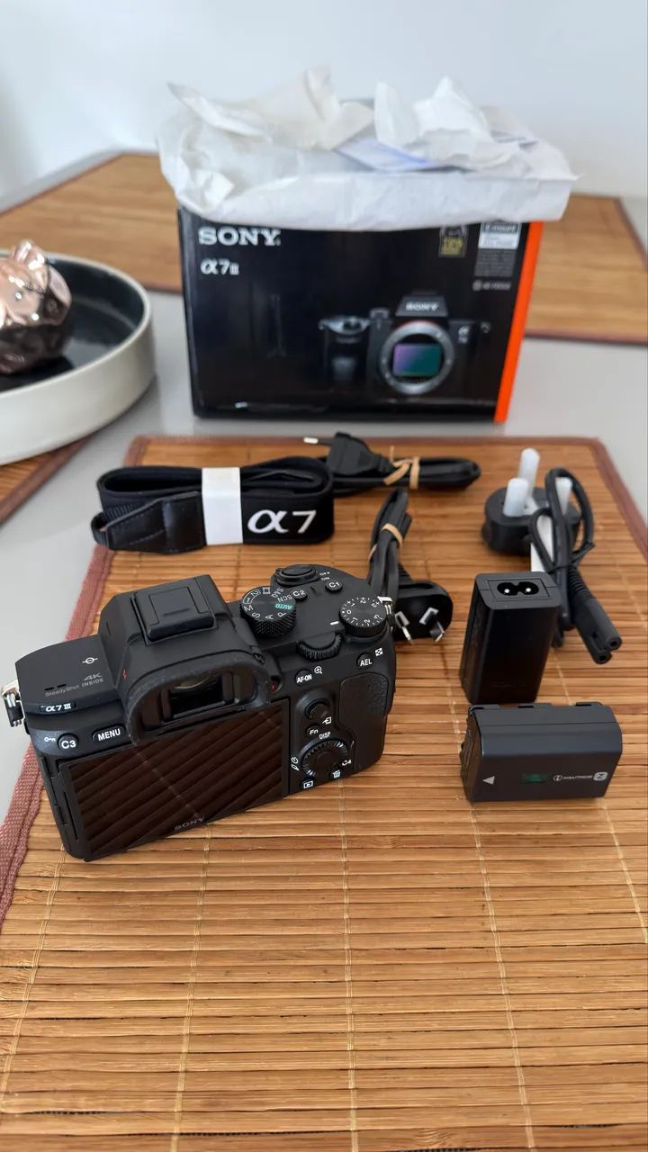 Câmera Sony A7 III COMPLETA E NOVA  - Foto 2