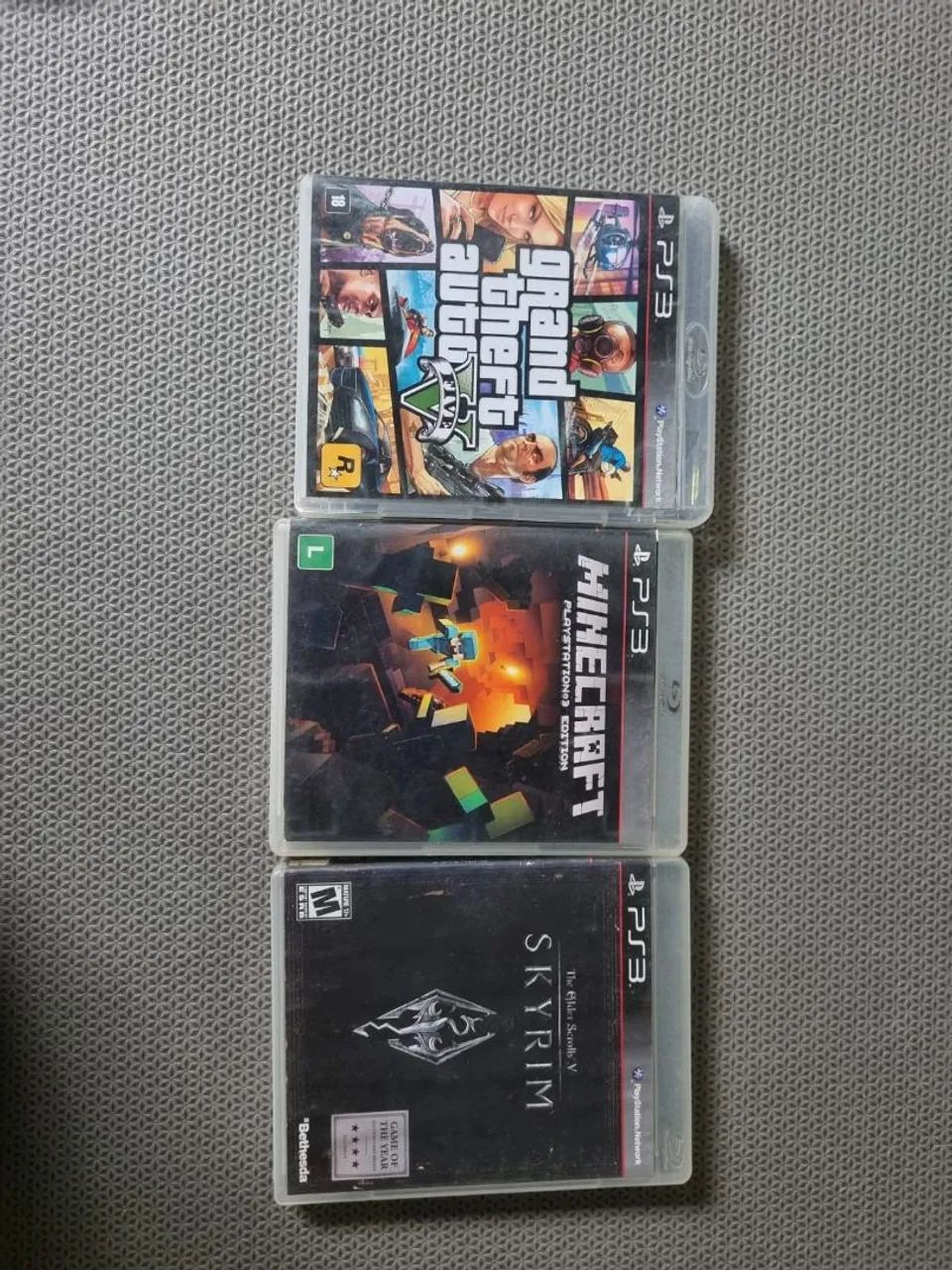 Vendo Playstation 3 com 2 controles e 15 jogos originais  - Foto 4