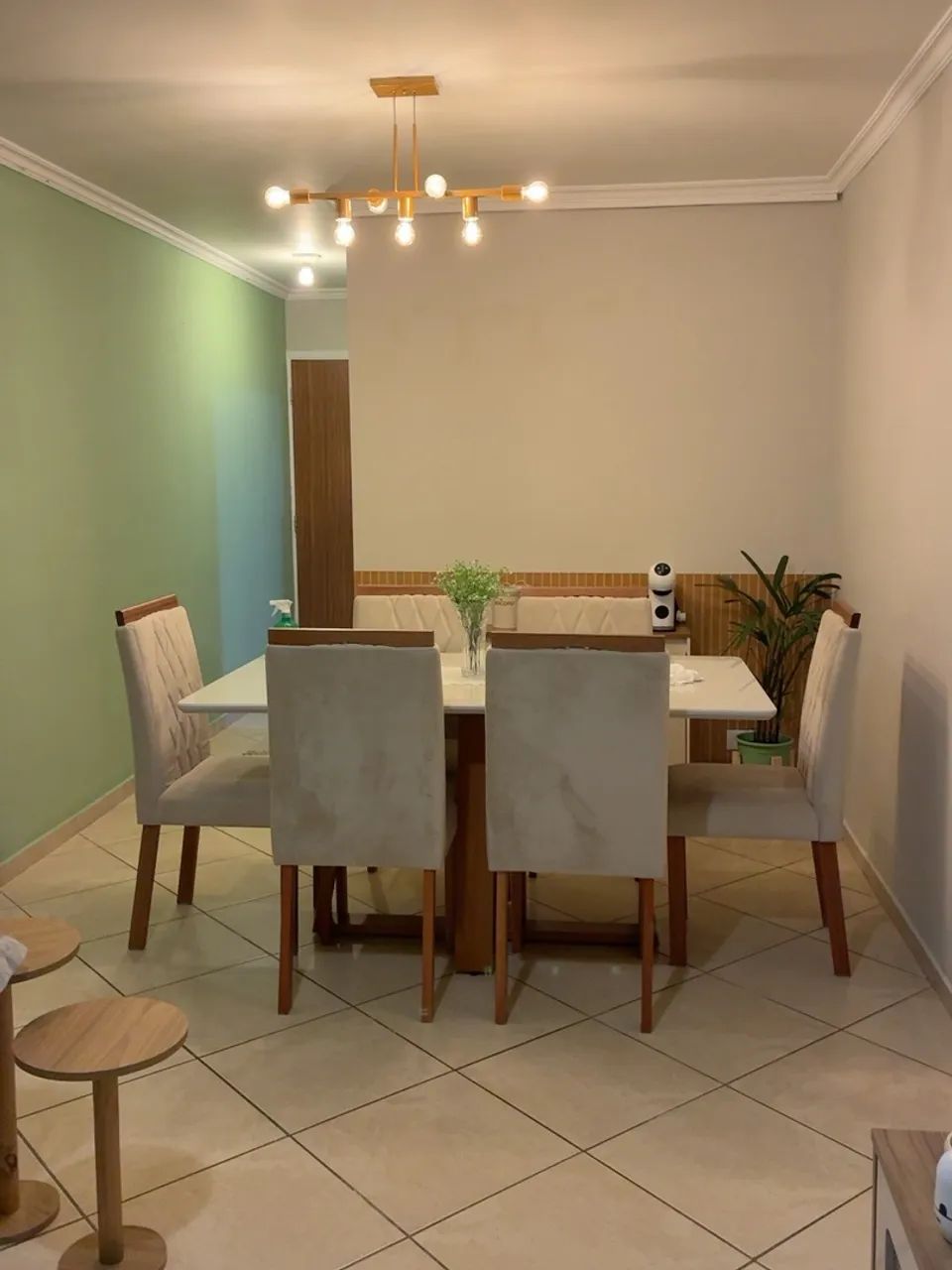 mesa de jantar madeira maciça com cadeiras 