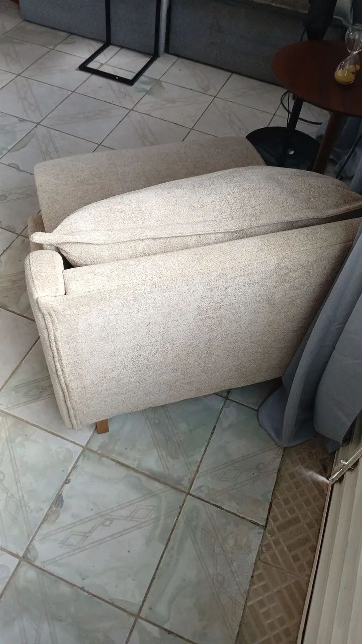 Poltrona tecido bucle muito bonita - Foto 2