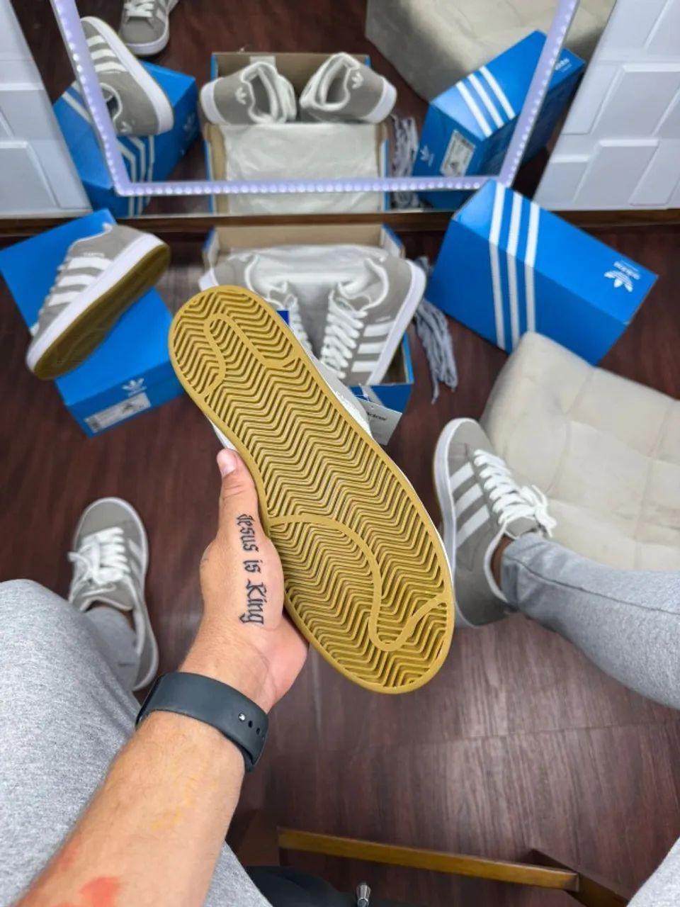 ADIDAS CAMPUS cinza  com 2 cadarços Linha Premium  - Foto 3
