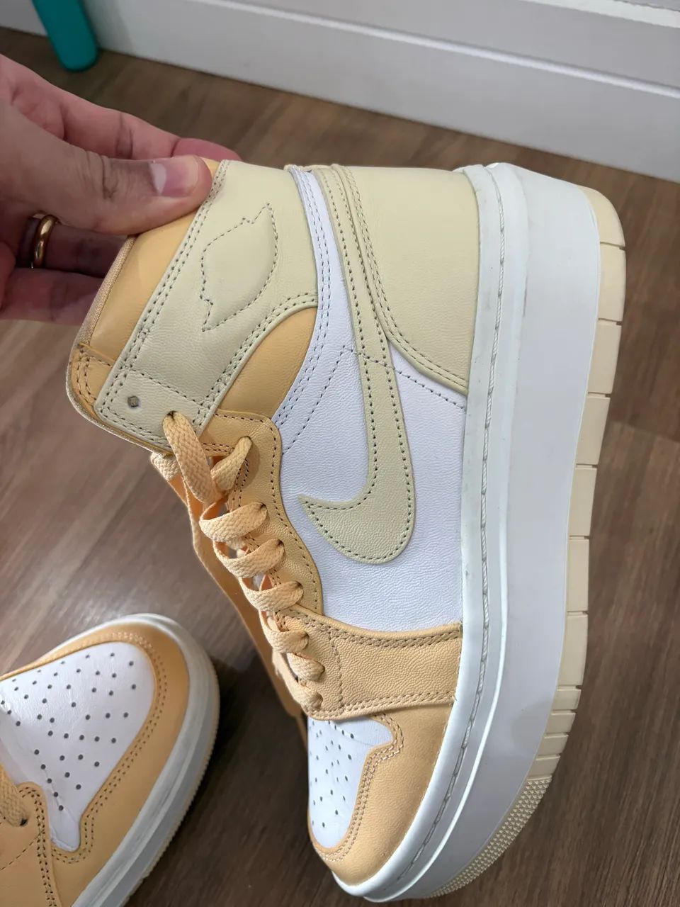 Tenis Nike Air Jordan 1 Elevate - Celestial Gold - Foto 3