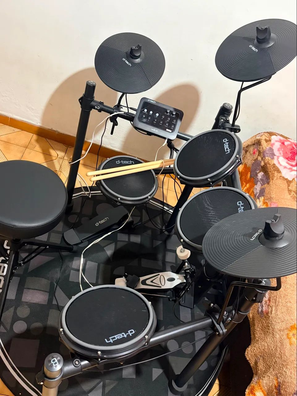 Bateria eletrônica nova 