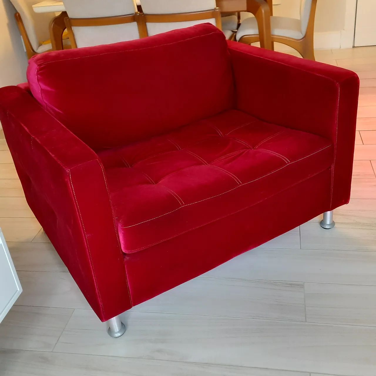 Sofá veludo vermelho 