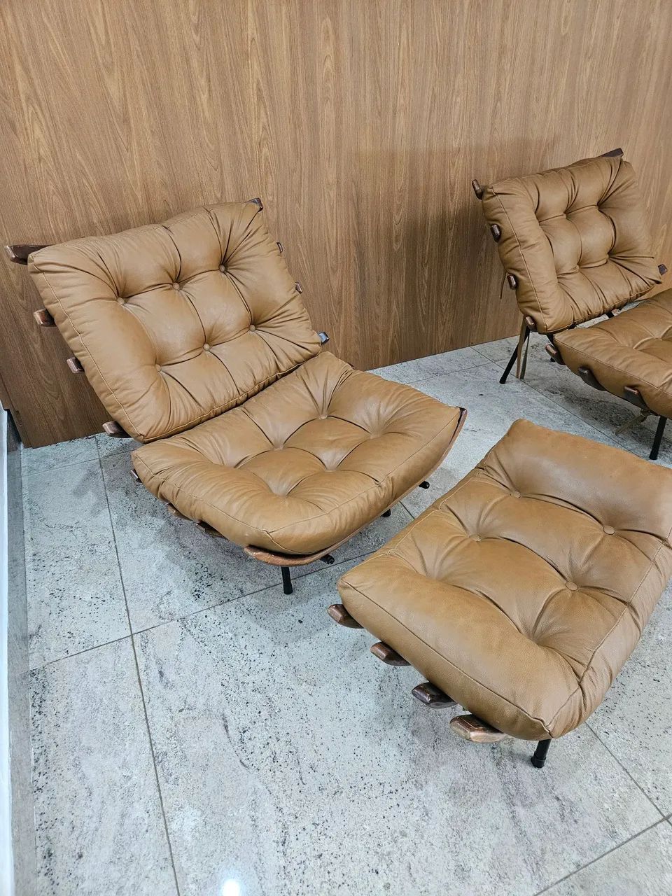 Vende - se poltronas de Couro Legítimo  - Foto 2