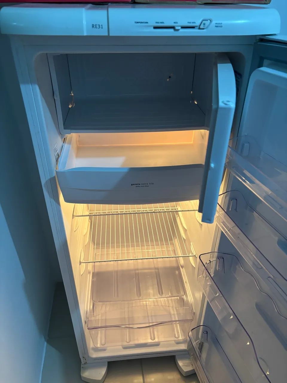 Geladeira Electrolux Degelo Prático RE31 220V - Foto 2