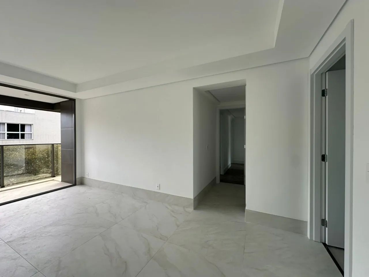 APARTAMENTO A VENDA 3 QUARTOS / SUÍTE 2 VAGAS