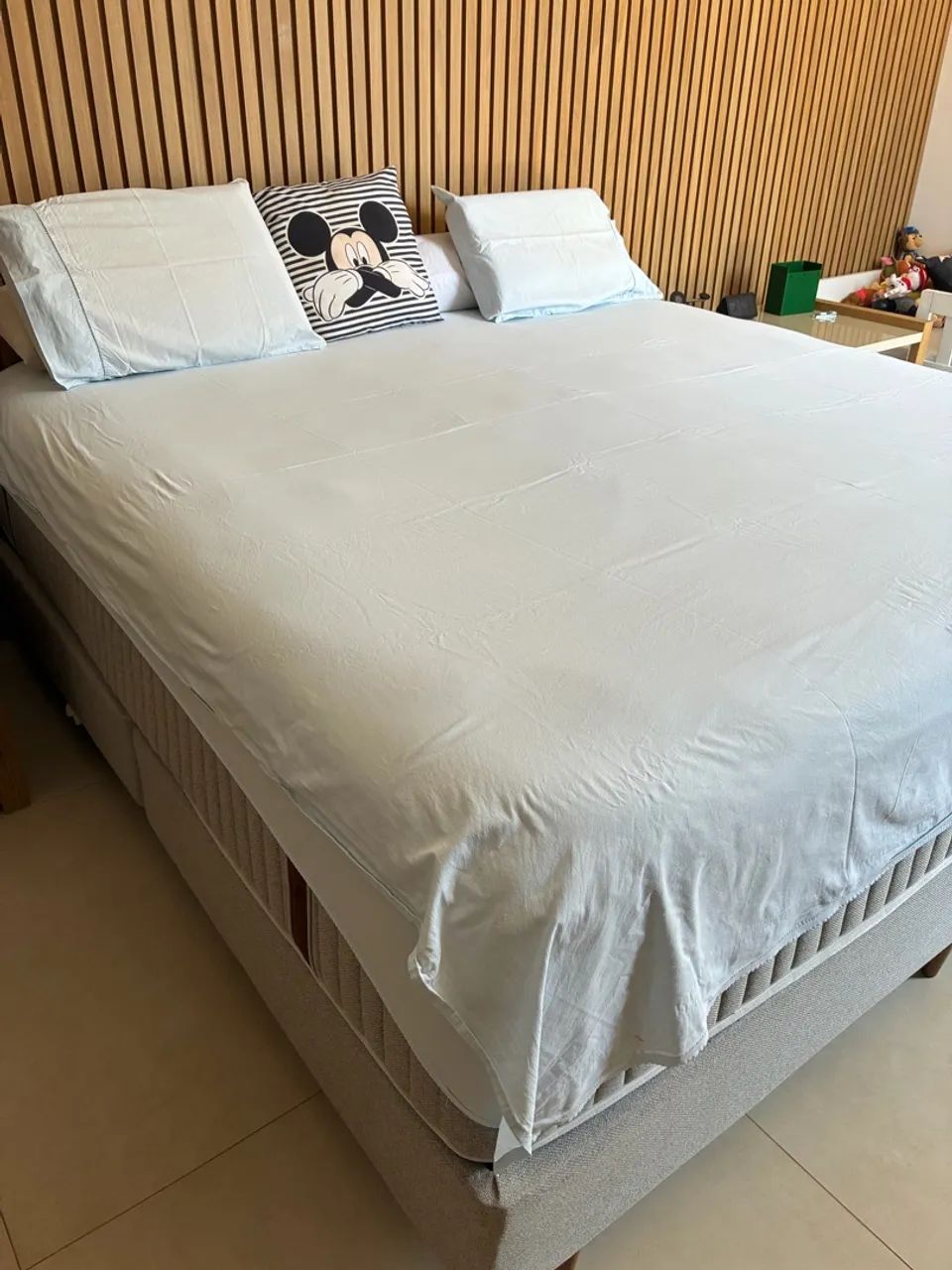 Cama Box King Simmons Heritage