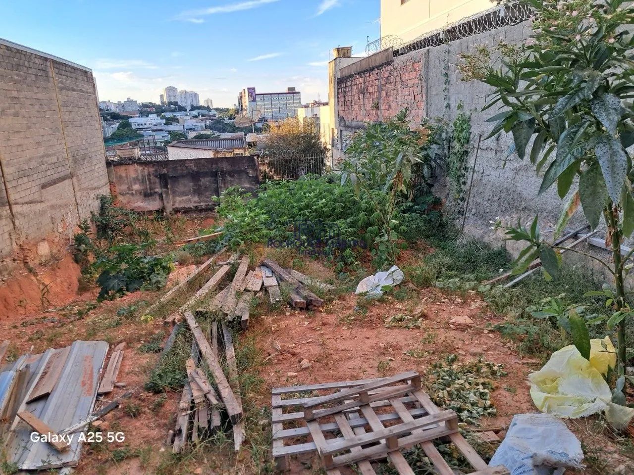 Lote 360m² à venda no Carlos Prates