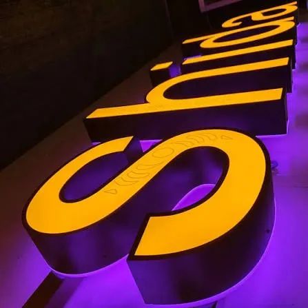 Letreiros luminosos em acrílico - Foto 2