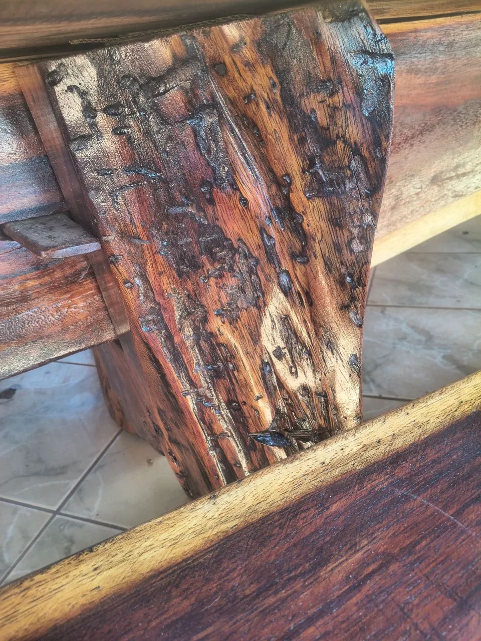 Vendo mesa madeira rústica nobre jacarandá. Top de linha - Foto 4