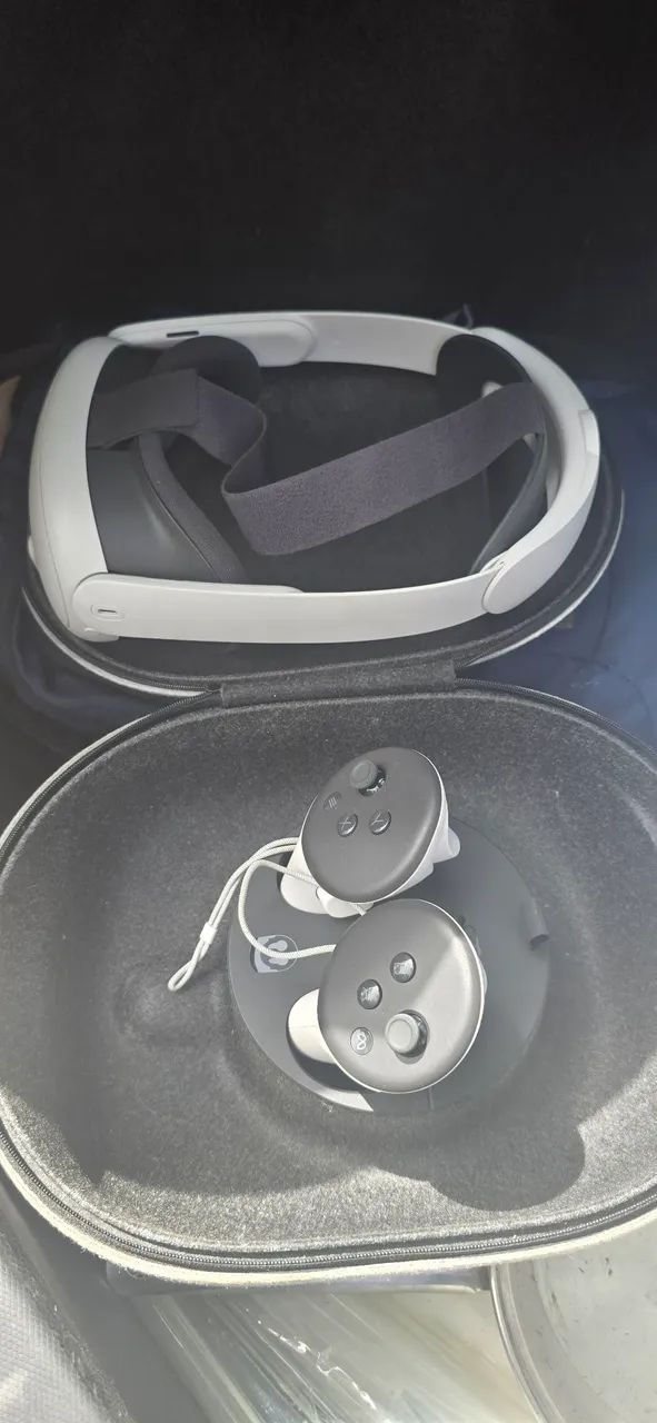 Óculos de Realidade Virtual Meta Quest 3 - Foto 3