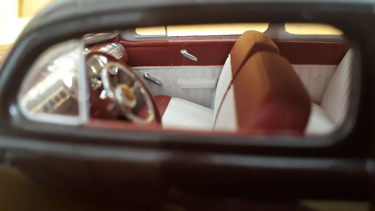 Ford Custom Coupe Revell Escala 1:25 montado a partir do kit Revell - Foto 5
