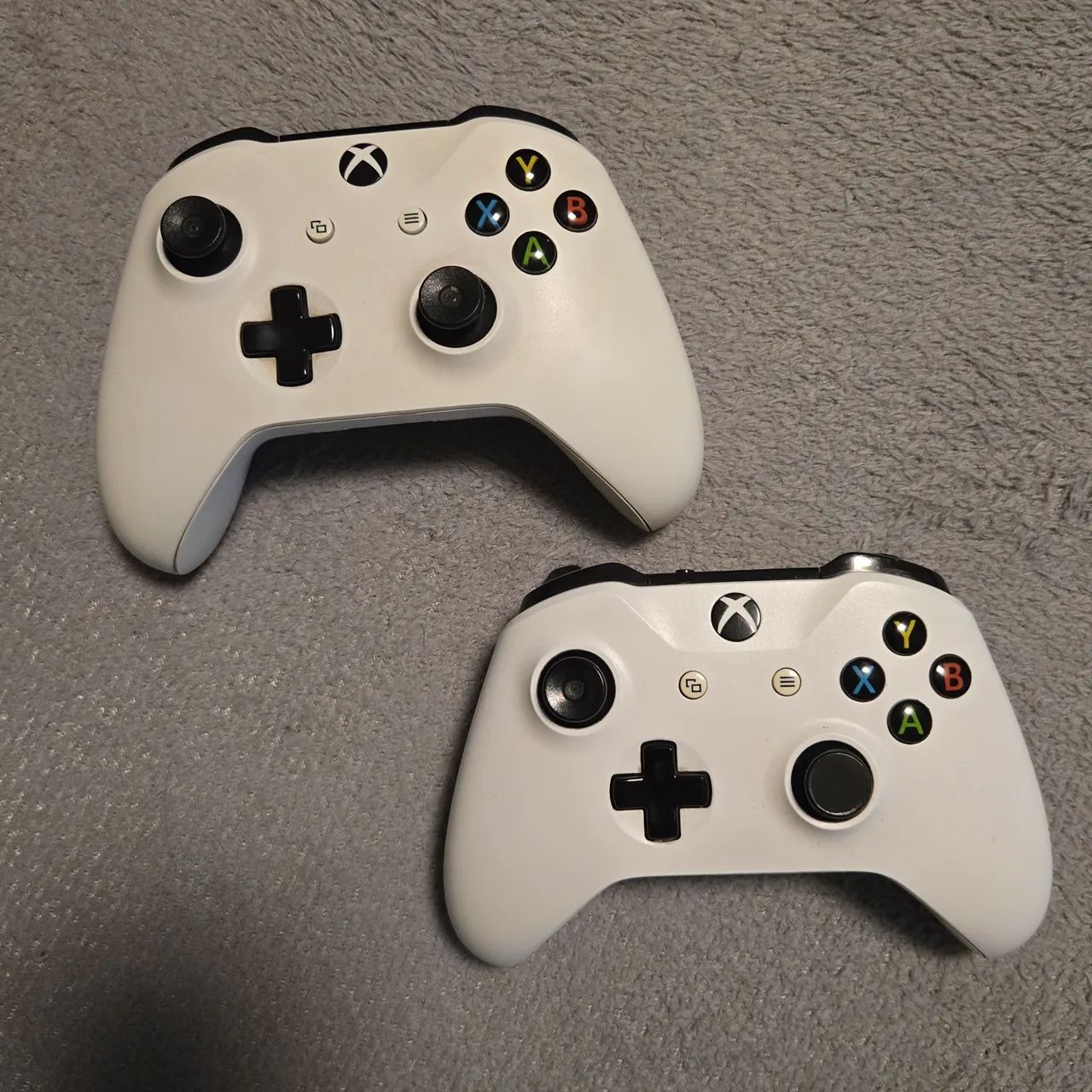 Xbox One S com 2 controles e 6 jogos  - Foto 3