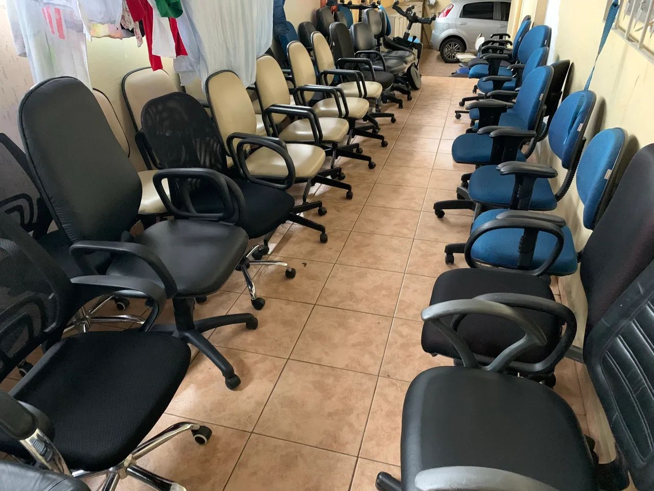Cadeiras de escritório diversas  - Foto 2