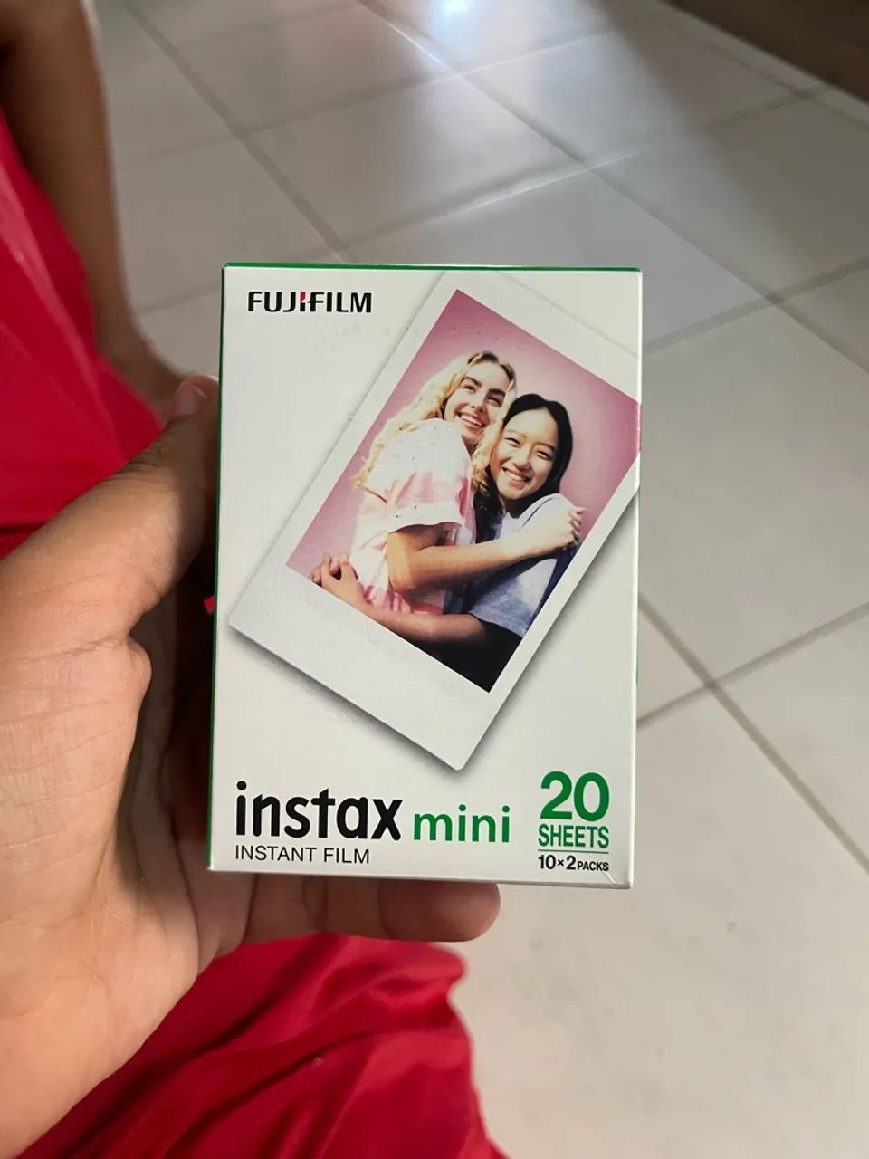 Instax mini 12 + cartucho com 10 poses e pilha  - Foto 4