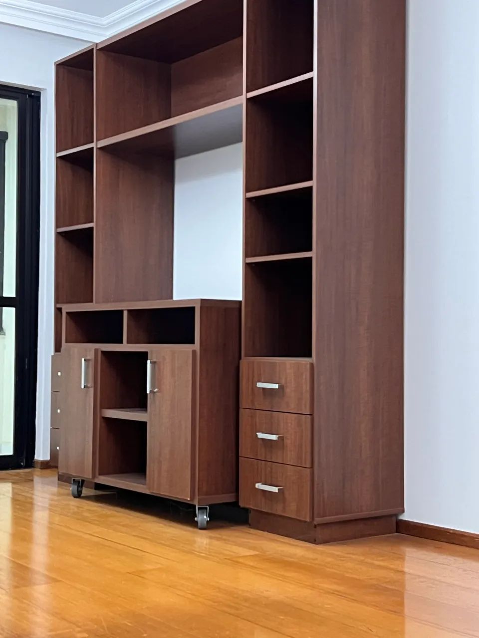 Rack com armários 