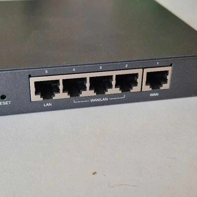 Switch Load Balancer Tp-Link TL-R470T+ V4 - Foto 3