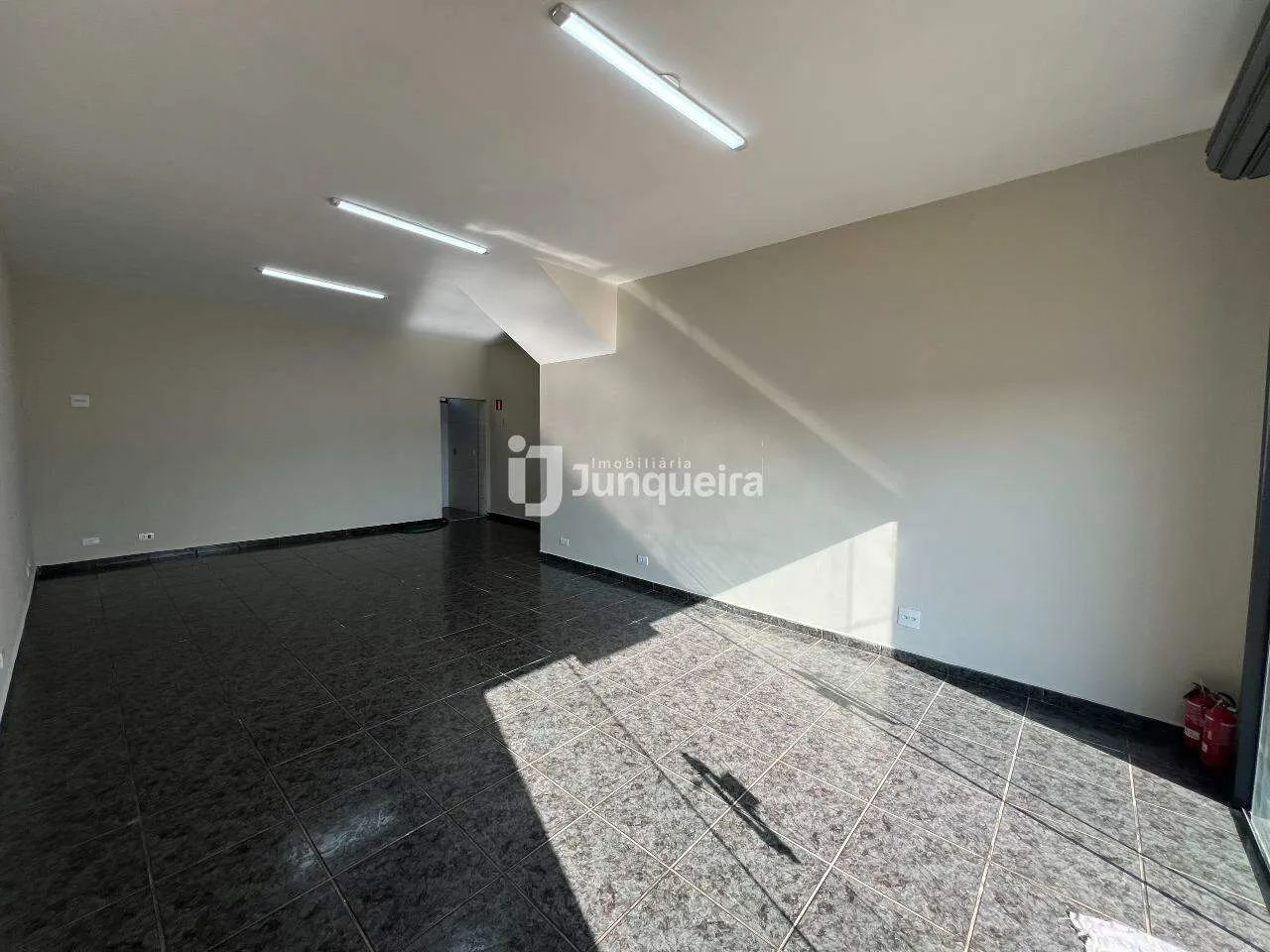Salão comercial para Alugar com 50,00 m² no Bairro Jardim Monumento. - Foto 3