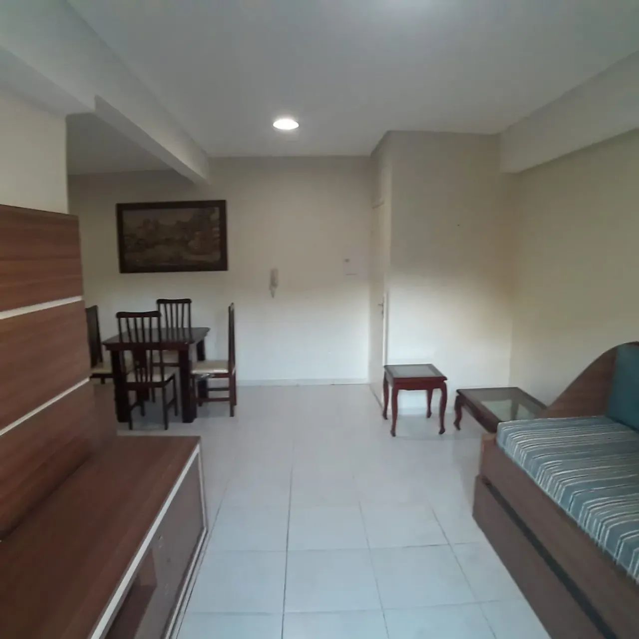 Apt com 2 dorm, sendo 1 suíte- Centro- Botucatu - SP- Mobiliado
