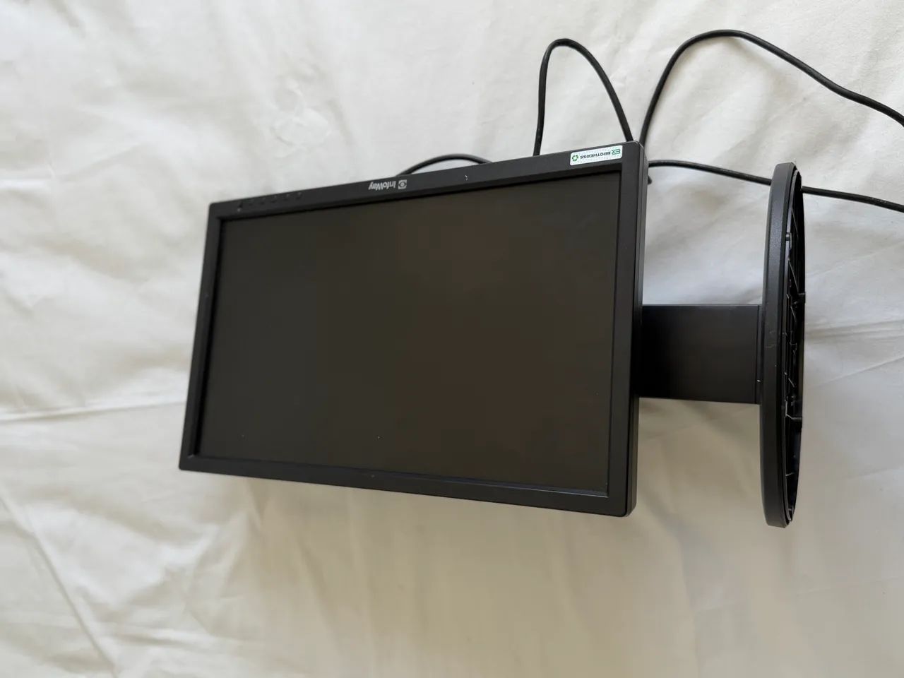 Monitor itautec led 19  - Foto 2