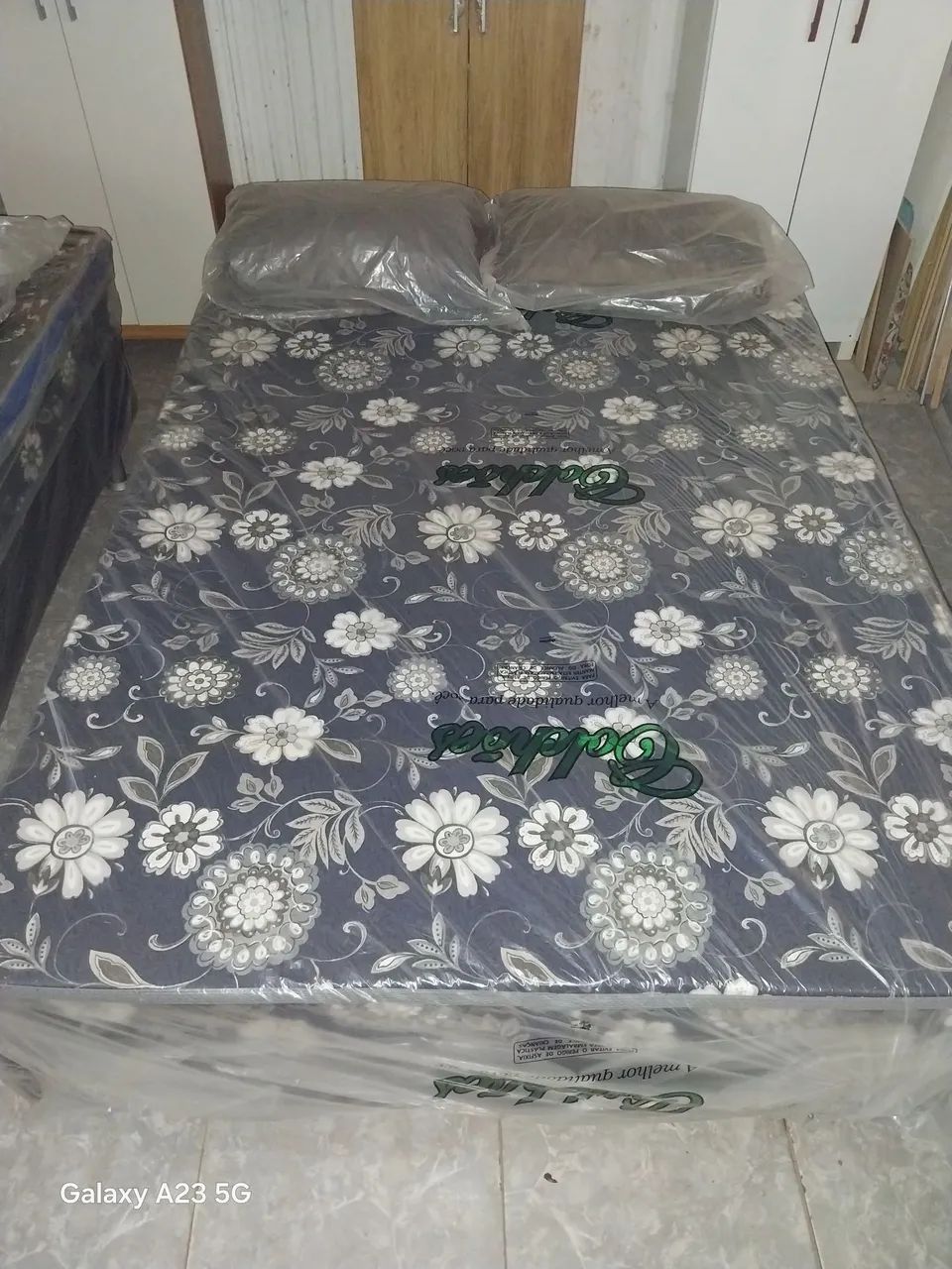 Cama Box casal com 2 travesseiros de brinde  - Foto 2