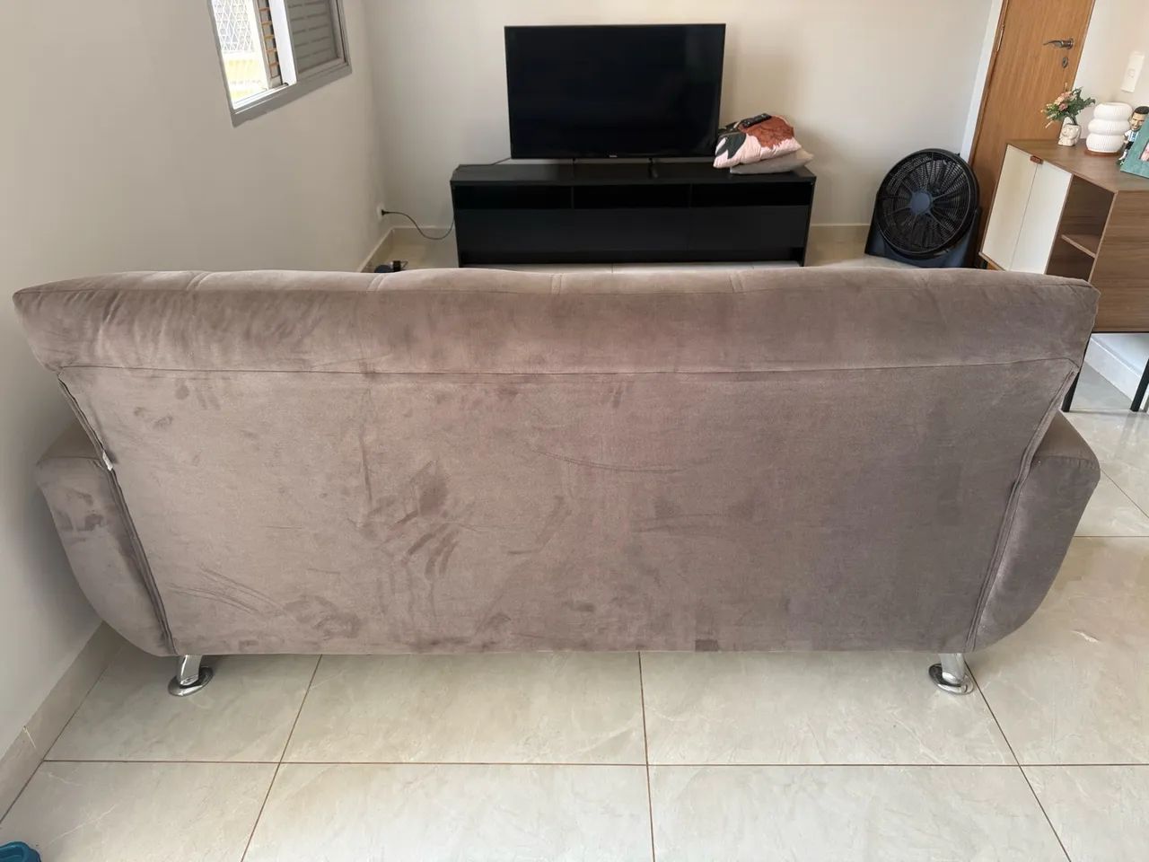 Sofá 3 lugares Suede Castanho  - Foto 4