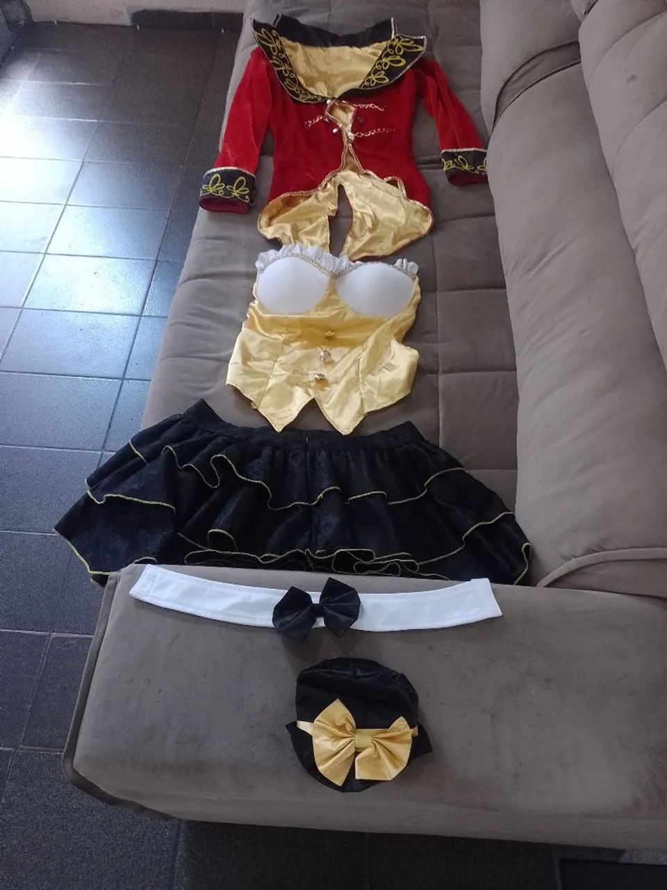 Fantasia feminina tamanho M