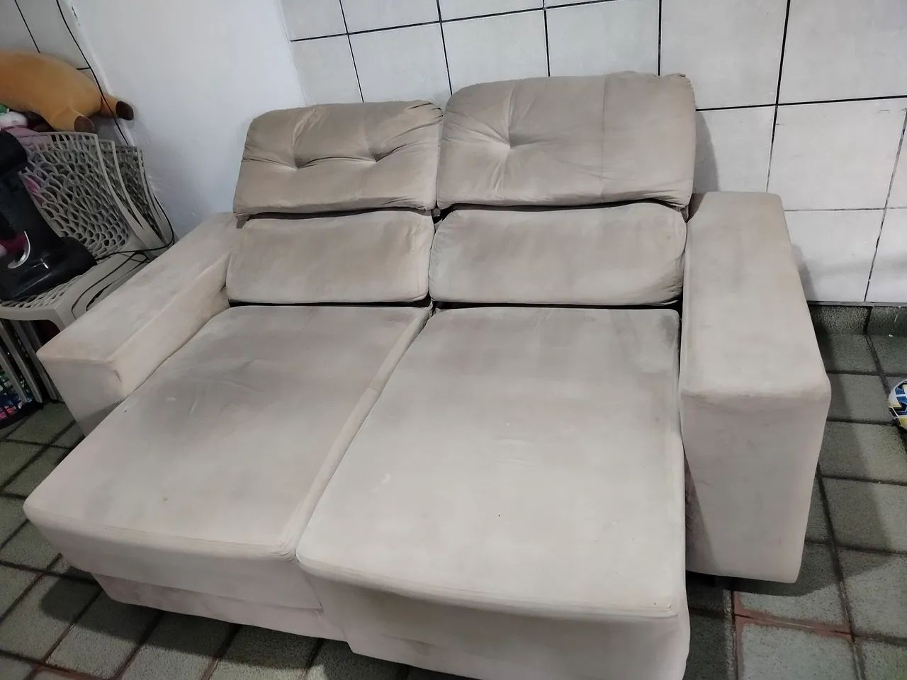 Sofá três lugares