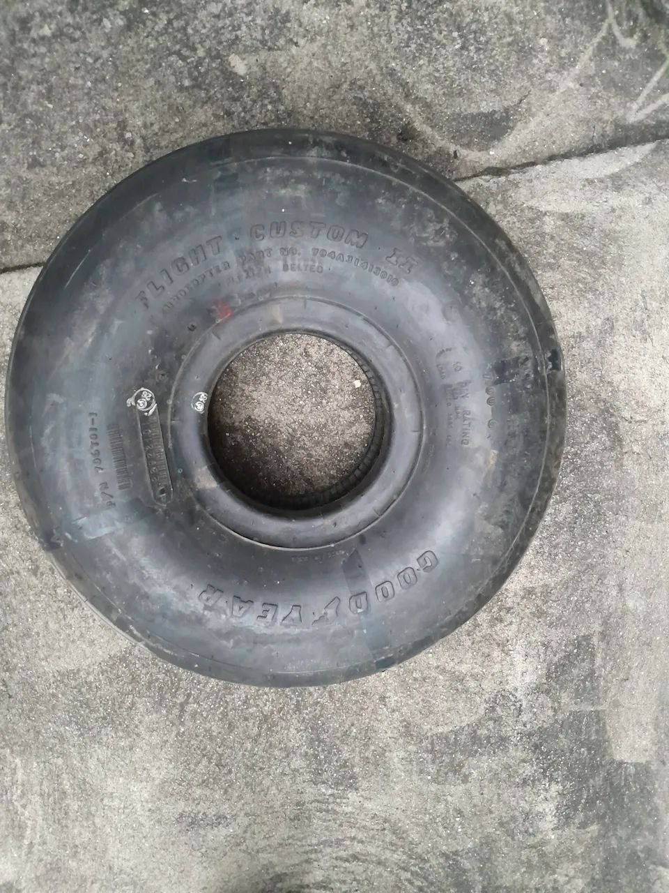 Pneu aeronáutico  - Foto 2