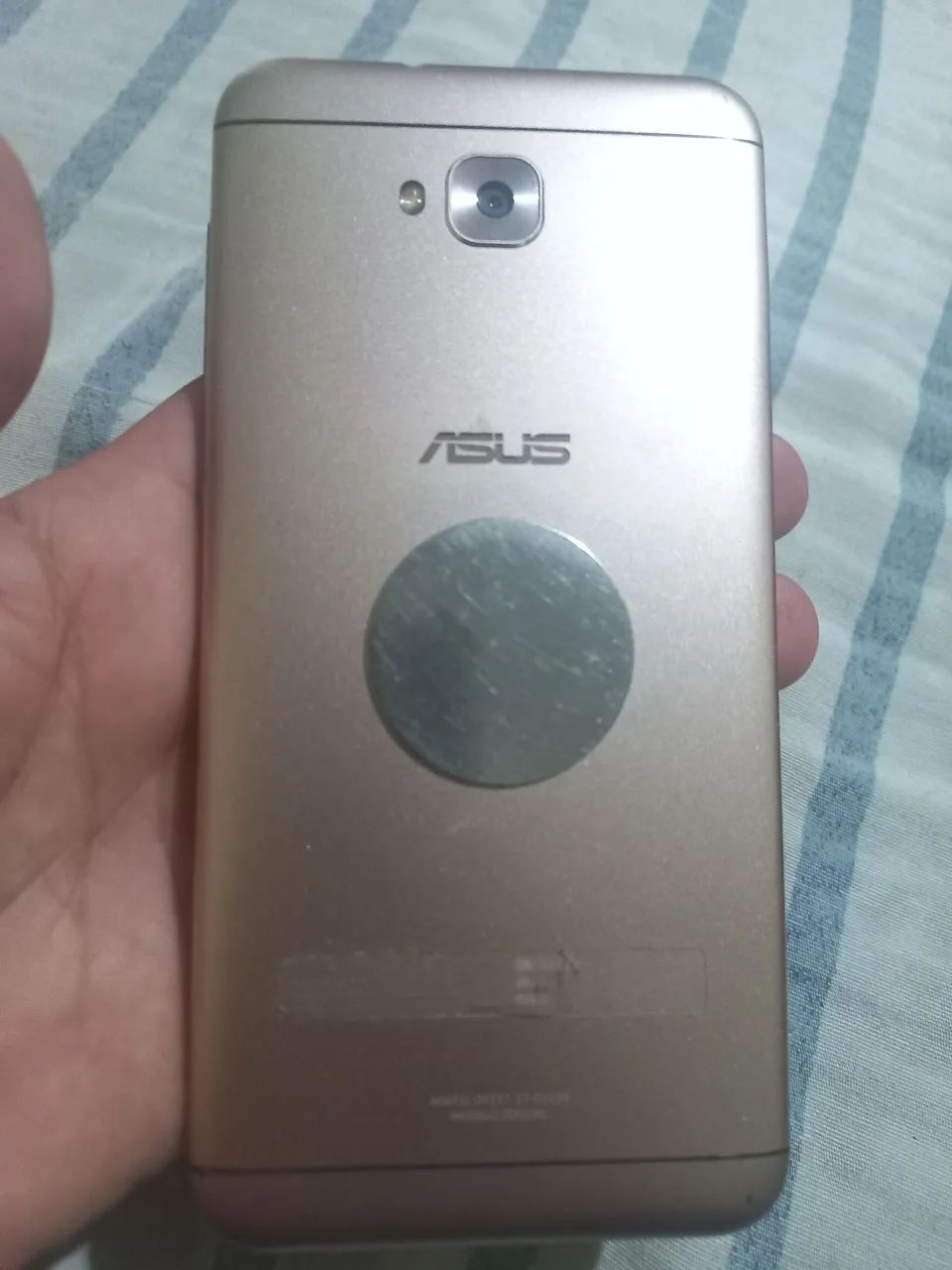 Asus zenfone 4 selfie com detalhe  - Foto 2
