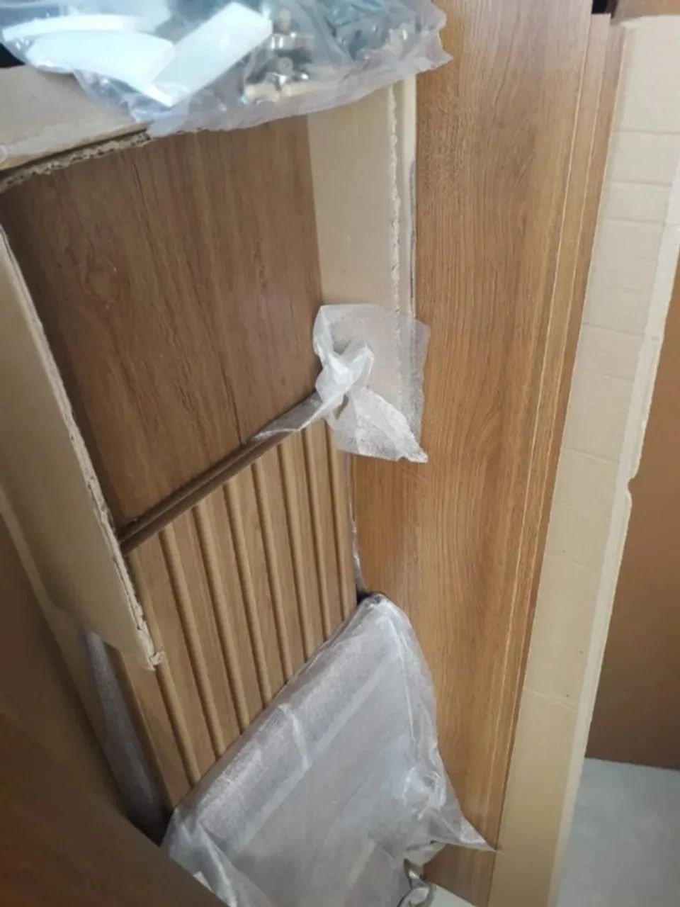 Armário Aéreo 4 portas, 2 nichos externos e prateleira interna - Foto 4