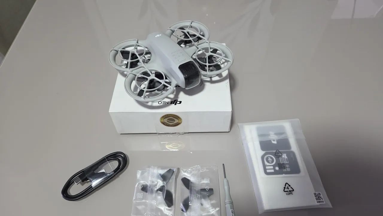 Drone Dji Neo - acompanha 3 baterias e hub de carregamento - pouco usado - Foto 3