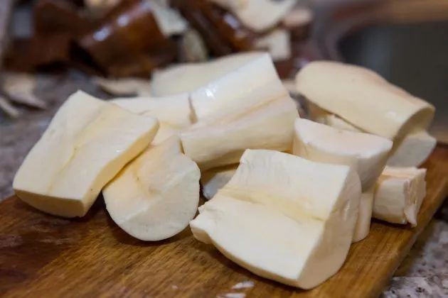 Vendo mandioca descascada e congelada - Foto 2