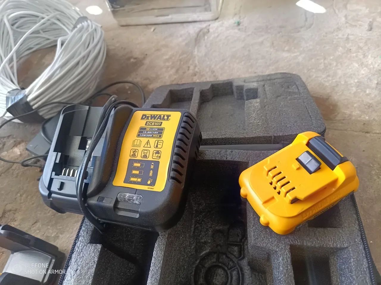 Nível a laser 12 linhas a bateria 12v Dewalt  - Foto 4