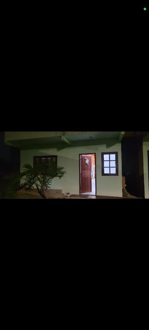 Divido casa com dois quartos