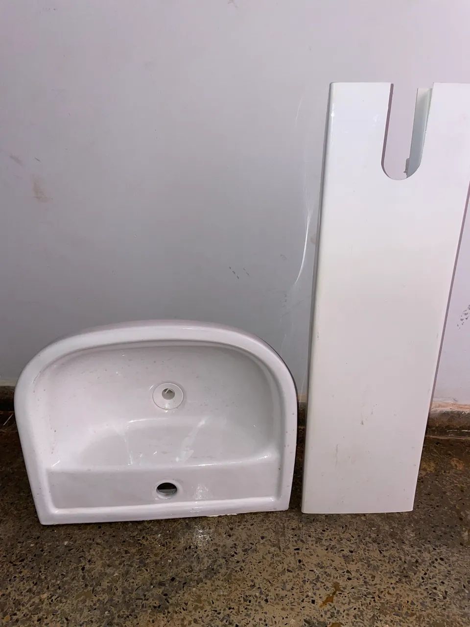 LAVATÓRIO DE BANHEIRO COM COLUNA ?